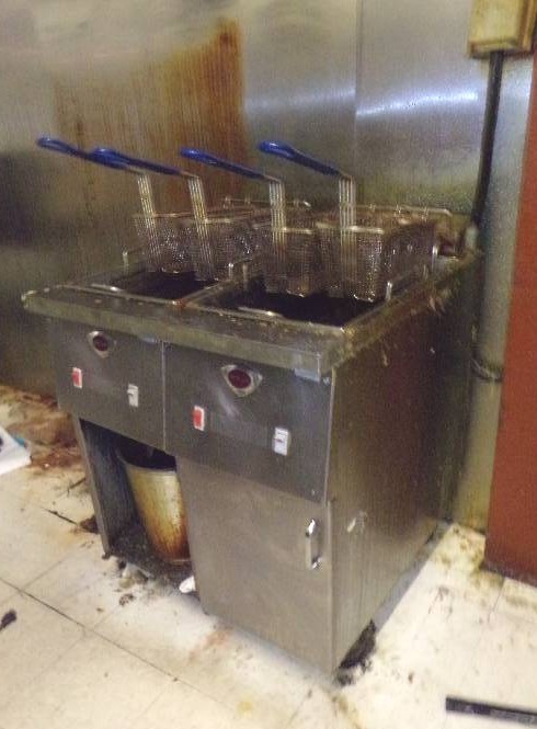 lot 243 image: Double Deep Fryer