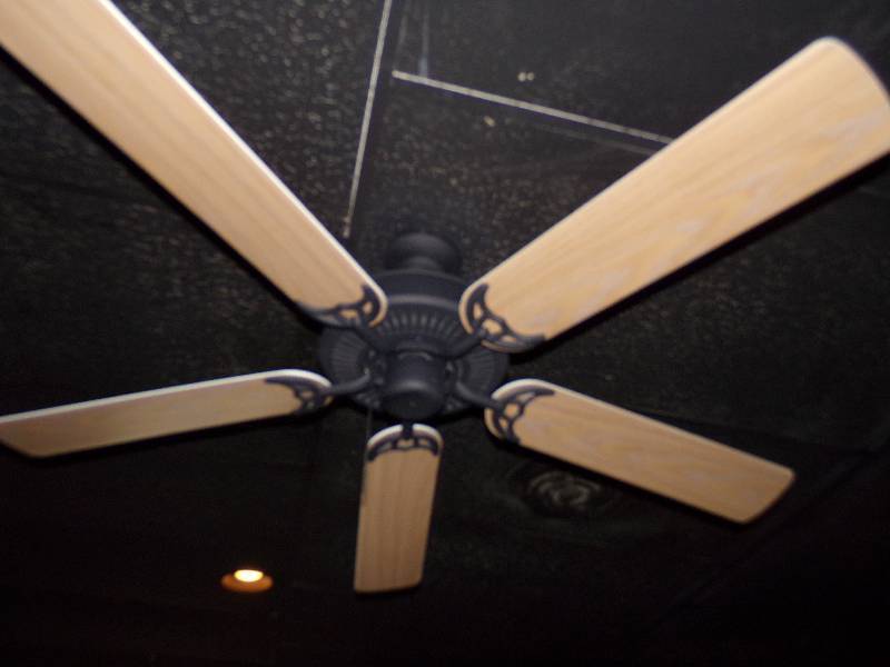 lot 274 image: Ceiling Fan