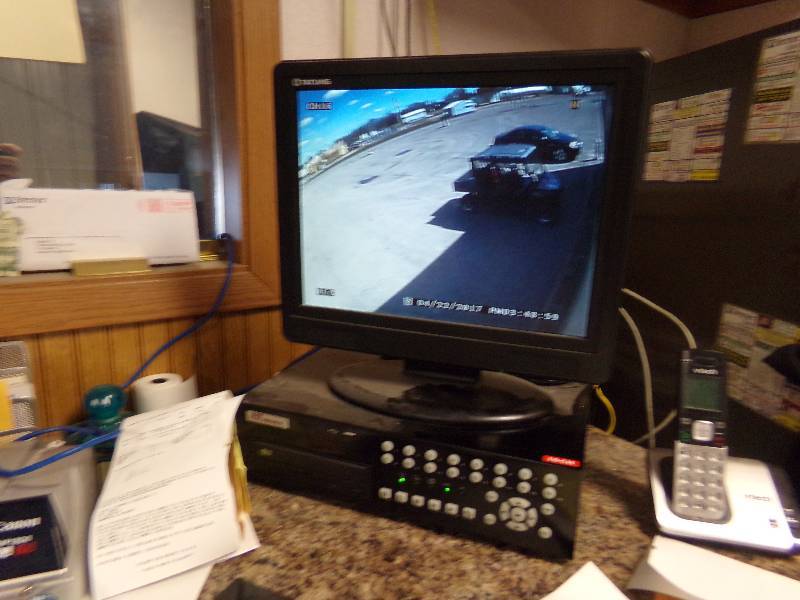 lot 273 image: Security System monitor and cameras