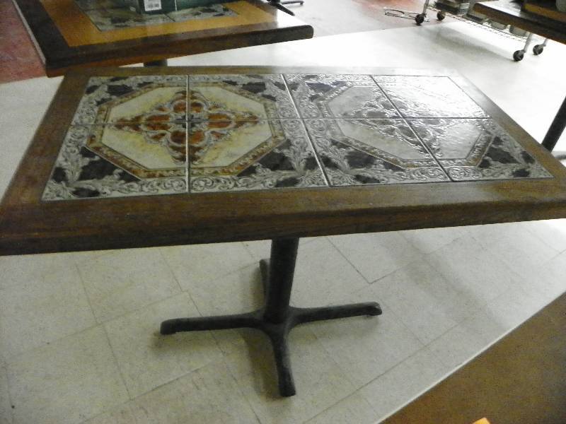 lot 139 image: Table with tile inlay