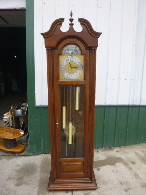 lot 7 image: Howard Miller Clock Company Grandfather Clock