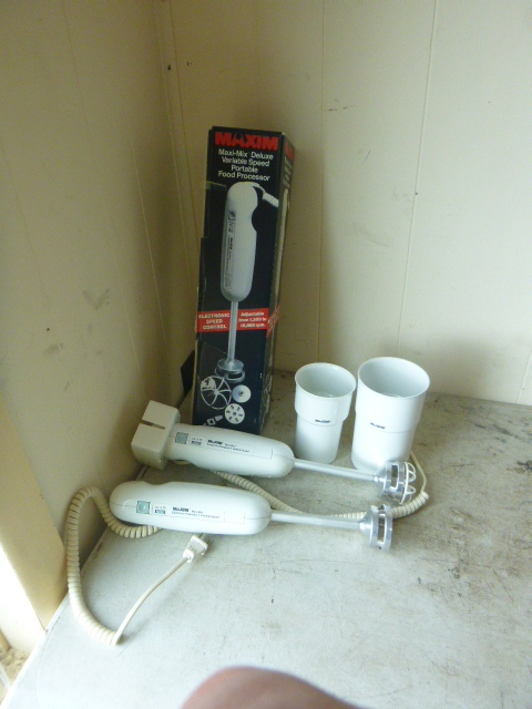 lot 34 image: 2 Maxim Maxi-Mix Deluxe Food Processors