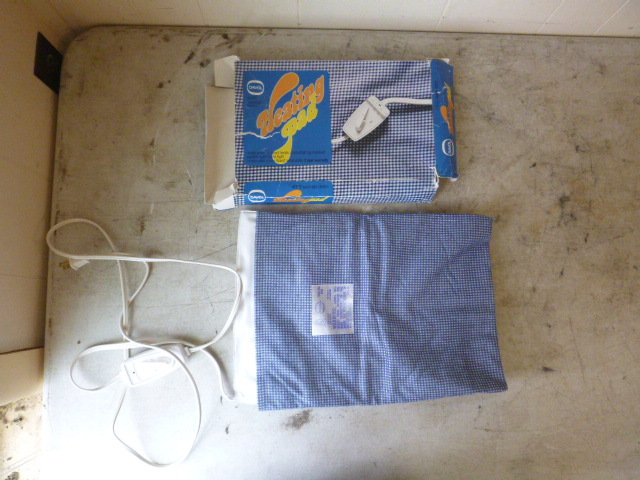 lot 38 image: Davol Heating Pad
