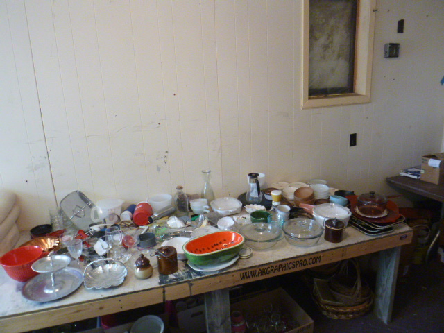 lot 42 image: Miscellaneous Kitchenware