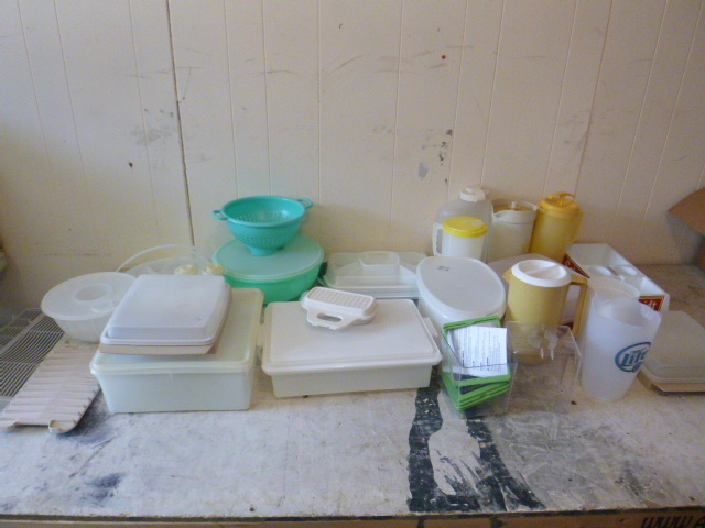 lot 58 image: Miscellaneous Kitchenware