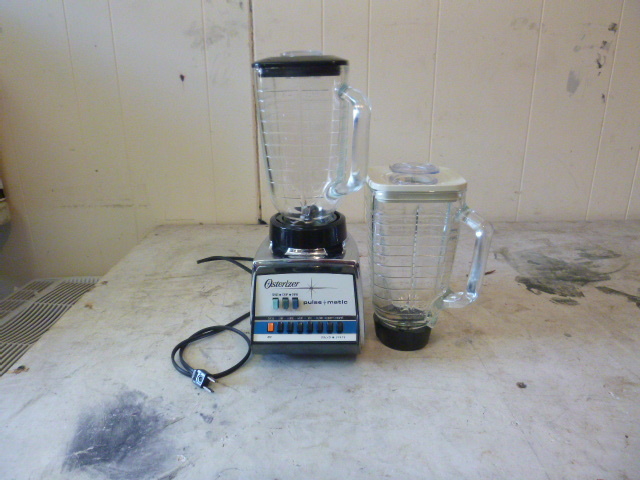 lot 63 image: Osterizer Pulse Matic Blender