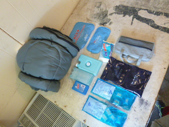 lot 65 image: Miscellaneous Ice Packs and Sleeping Bag
