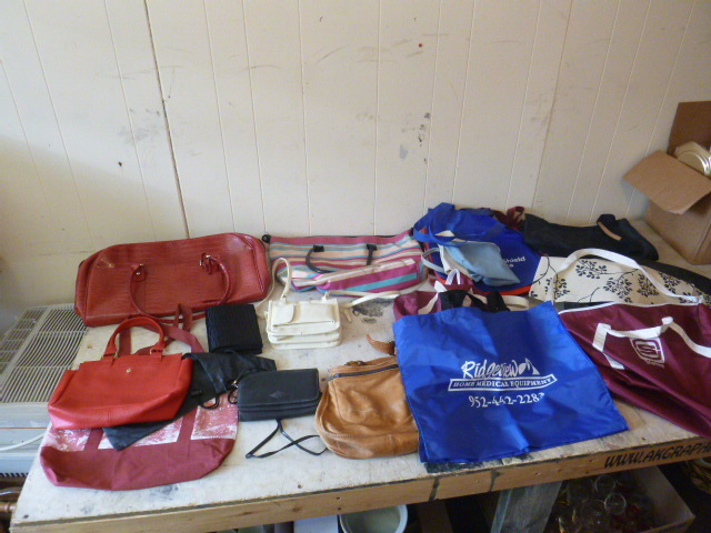 lot 68 image: Miscellaneous Totes and Purses