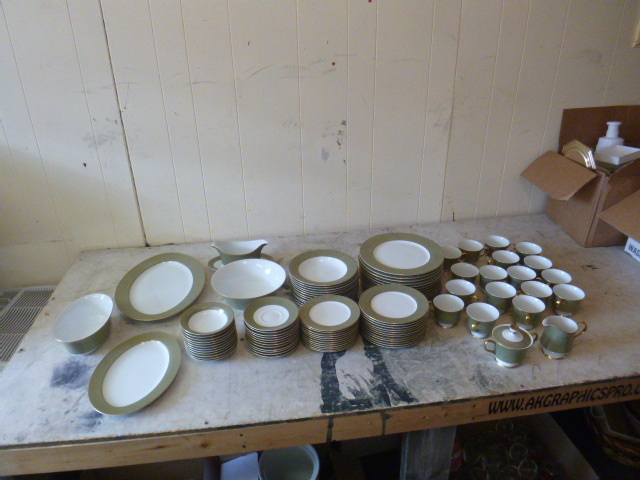 lot 70 image: Sango Versailles Chine Set