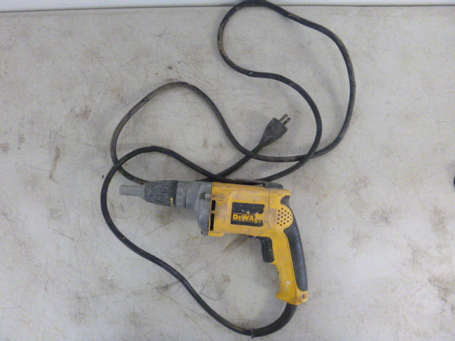 lot 81 image: DeWalt VSR Drywall Screwdriver