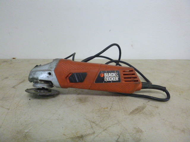 lot 87 image: Black & Decker 4 12 Angle Grinder