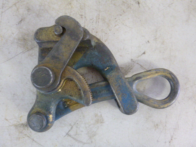 lot 90 image: Klein Tools CableWire Puller