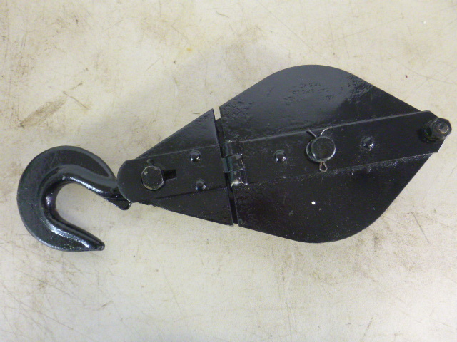 lot 105 image: Pulley