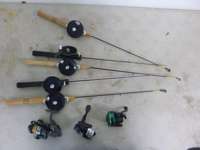 lot 110 image: 5 Ice Fishing Rods
