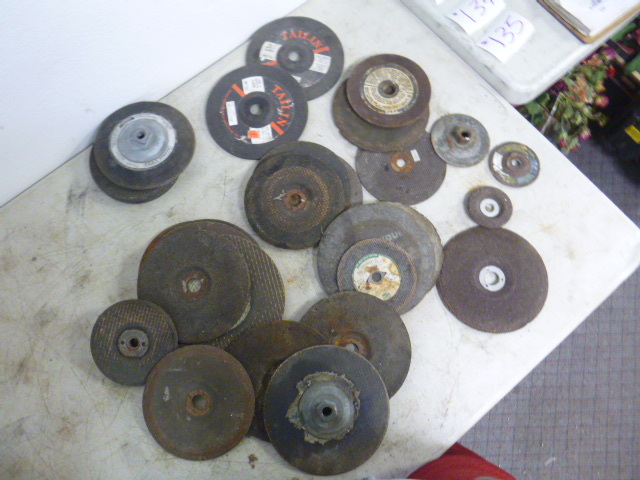 lot 130 image: Miscellaneous Cutting Blades