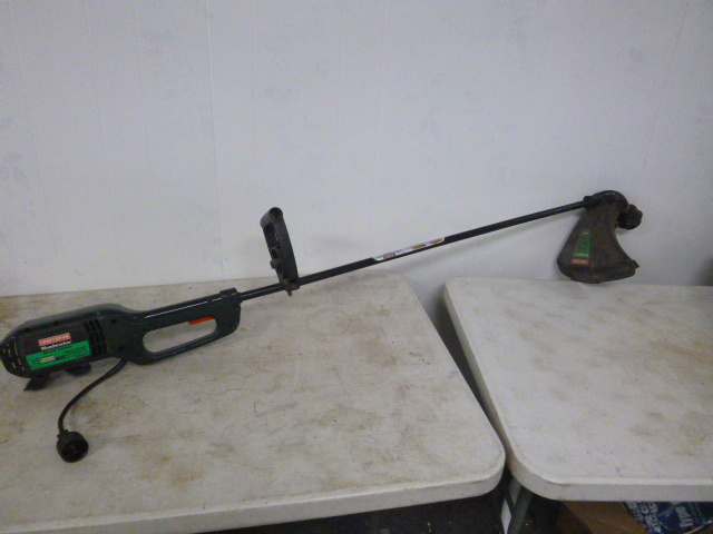 lot 132 image: Craftsman Weed Wacker Trimmer