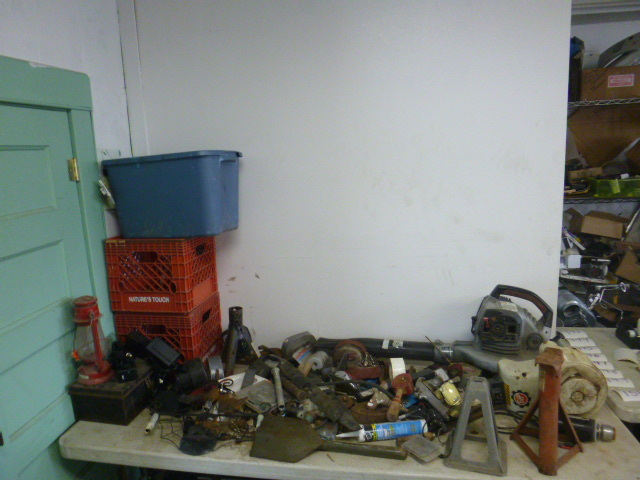lot 143 image: Miscellaneous Garage Items