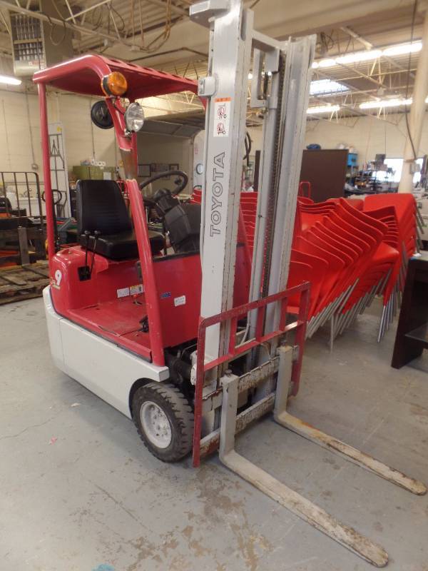 TOYOTA FORKLIFT