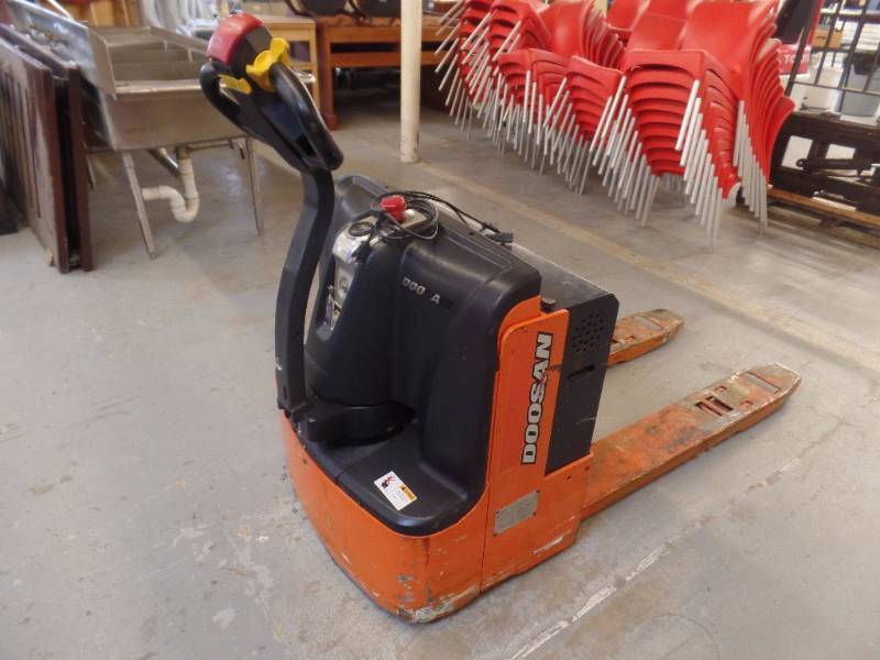ELECTRIC PALLET JACK
