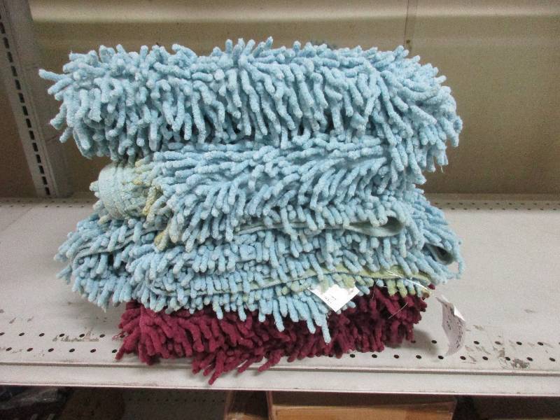 3 bathroom rugs