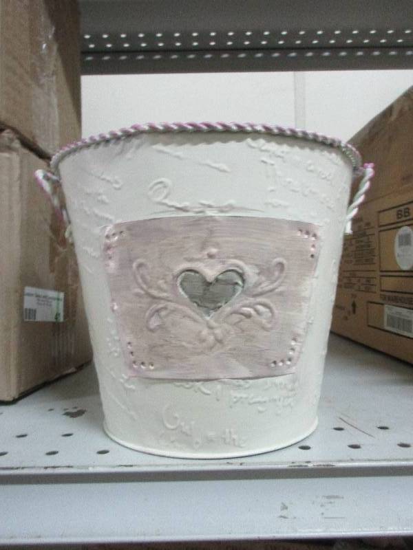 9 metal buckets with heart