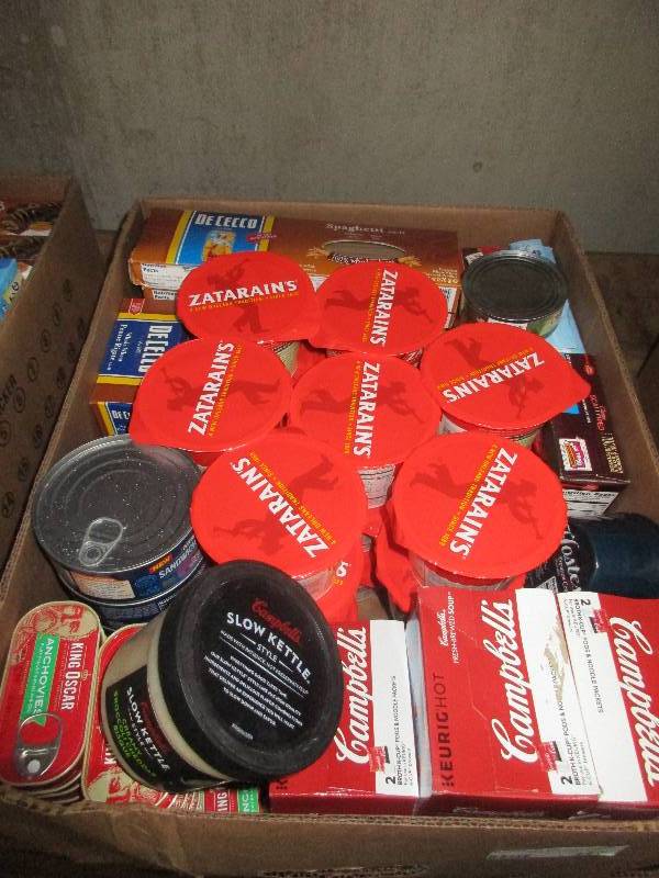 misc box - spaghetti noodles(8) - zaterans cups (20) - kurig soup