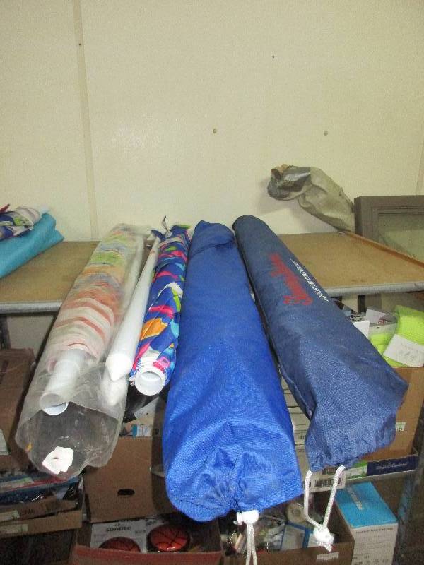 4 sun umbrellas