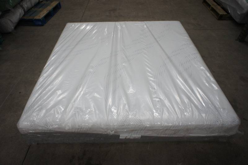 lot 7 image: New Sealy Comforpedic SilverStrand Memory Foam  - King Size Mattress,, MSRP $ 2499.99