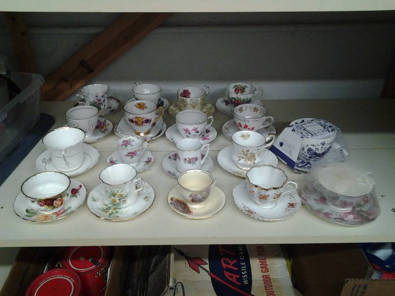 lot 26 image: 18-Tea Cups & Saucer Sets (Vintage Bone China)