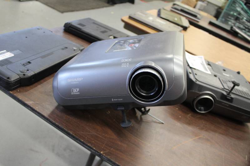 lot 13 image: Sharp Notevision DLP Projector