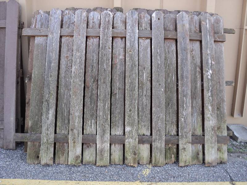 lot 4 image: fence, 7.5 ft long x 6ft high...