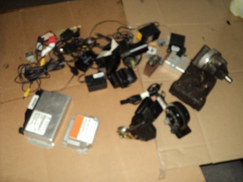 lot 16 image: misc. car parts...