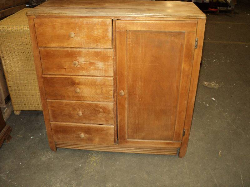 lot 22 image: child wordrobe, 5 drawers, 41in tal...