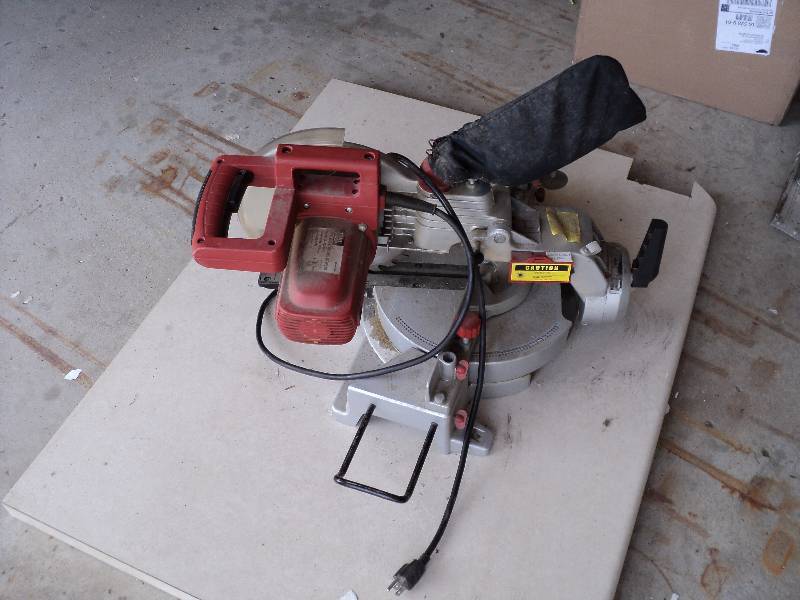 lot 46 image: 16in compound miter saw, tool shop...