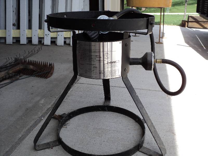 lot 48 image: turkey fryer bottom...