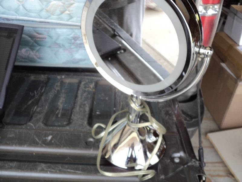 lot 59 image: conair 2 way beauty mirror...