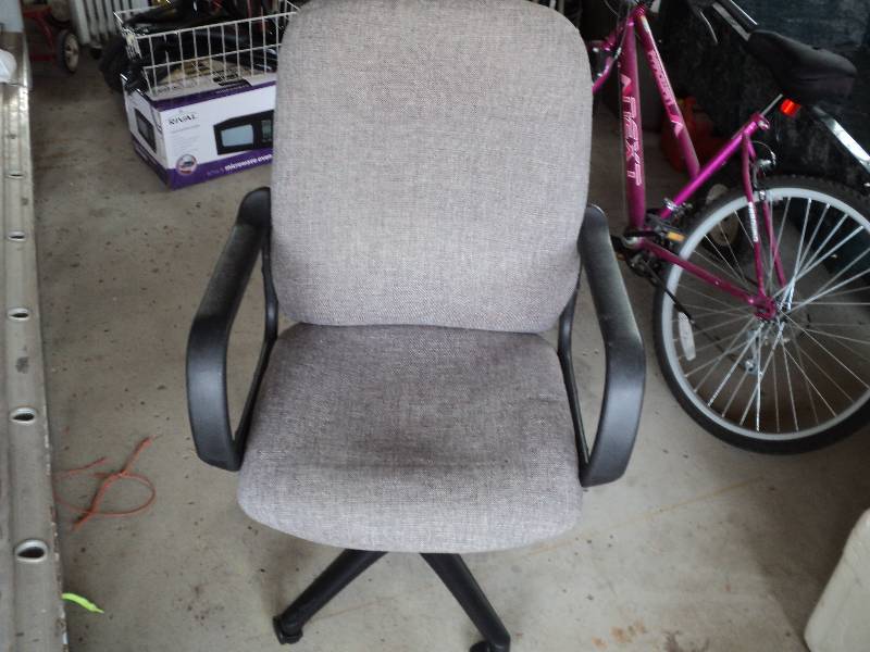 lot 66 image: office chair with wheels...