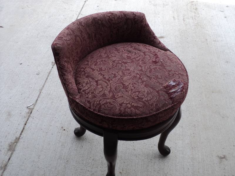 lot 82 image: round chair, needs upholstery...