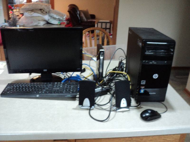 lot 85 image: hp pavilion, 22in computer monitor ...