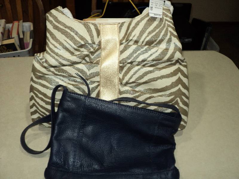 lot 99 image: 2 new purses...