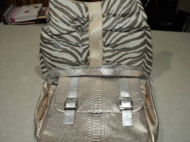 lot 100 image: 2 new purses...