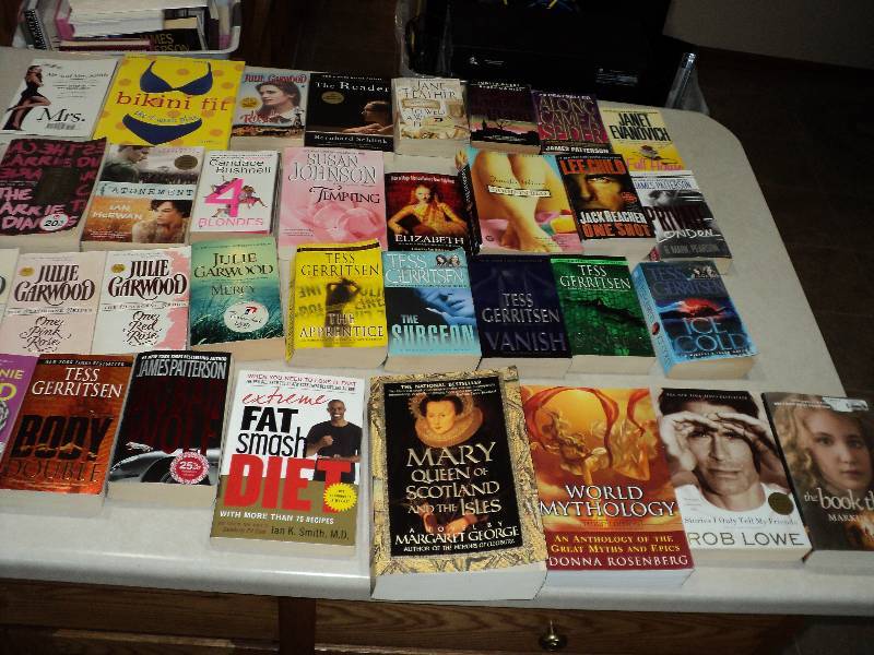 lot 104 image: tote of books...
