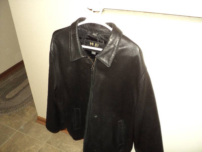 lot 107 image: womens leather jacketcoat, size la...