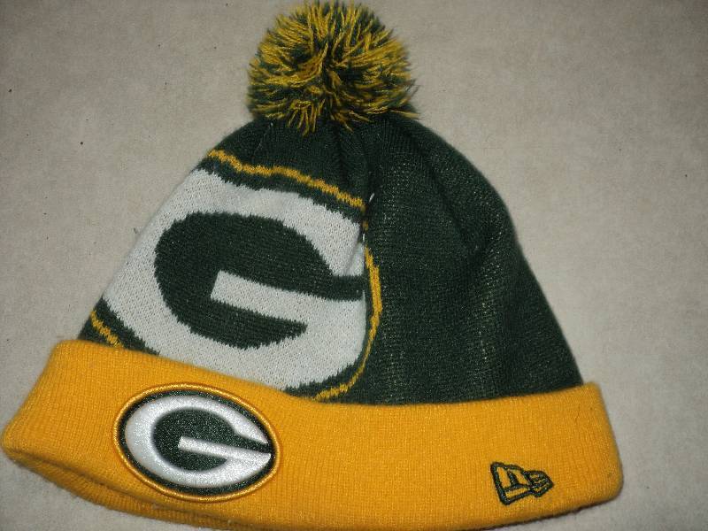 lot 114 image: green bay stocking cap...