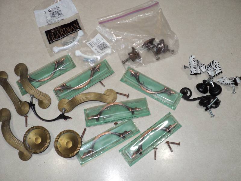 lot 115 image: drawer knobs...