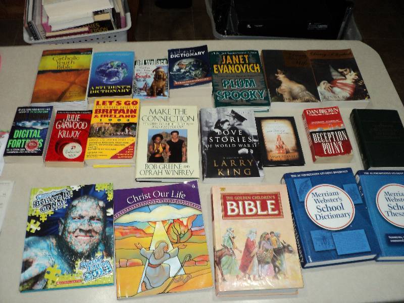 lot 116 image: tote of books...