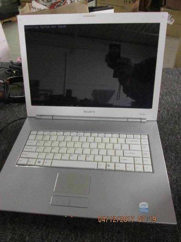 lot 202 image: Sony vaio vgn-n32oe powers on has n...
