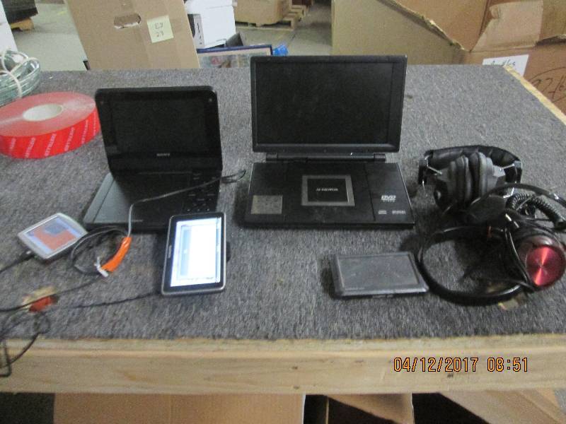 lot 209 image: 2 portable dvd players both tested ...