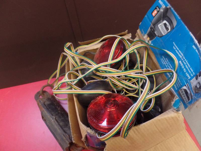 lot 629 image: VINTAGE SCALE AND TRAILER TAIL LIGHTS
