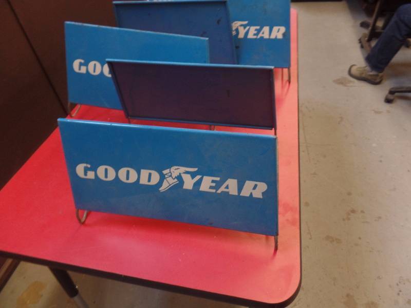 lot 631 image: GOOD YEAR RETAIL TIRE DISPLAY RACKS
